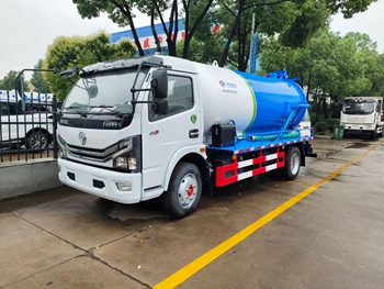 国六东风8方吸污车