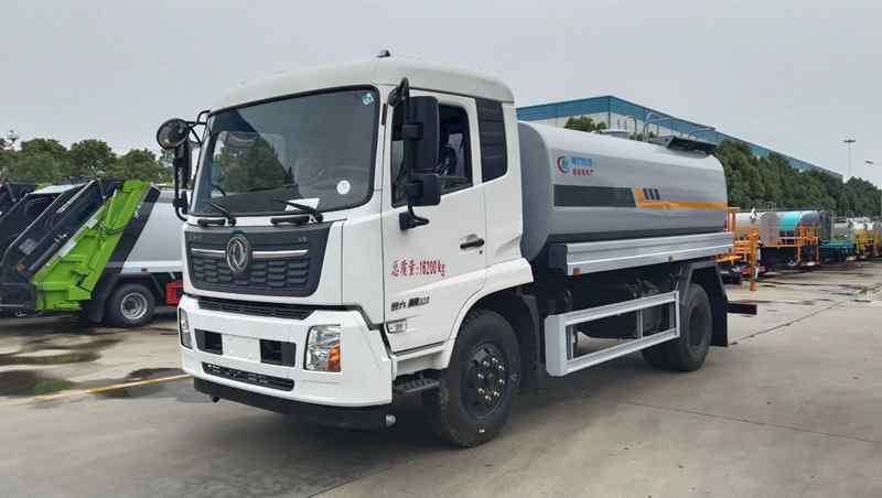 东风天锦12方洒水车_副本.jpg
