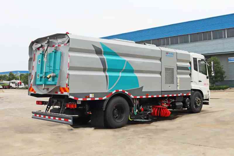 16方东风天锦洗扫车.jpg