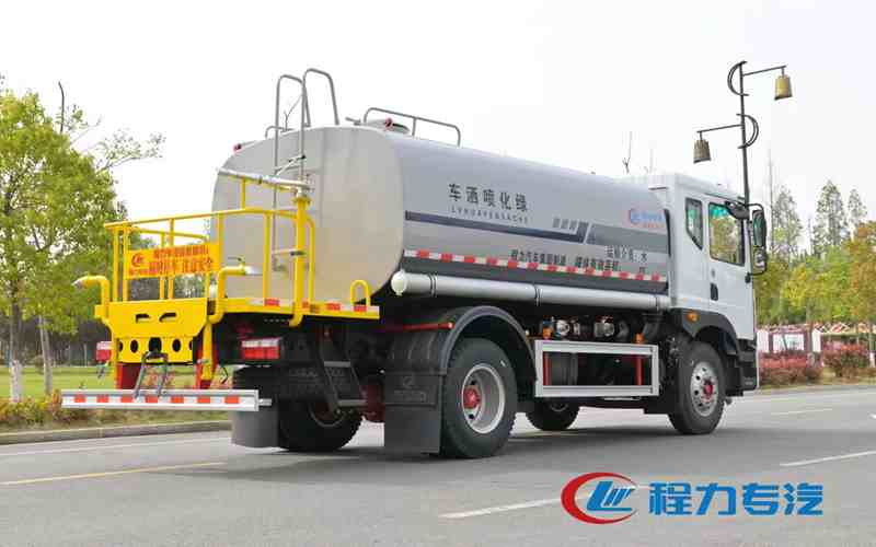 12吨洒水车