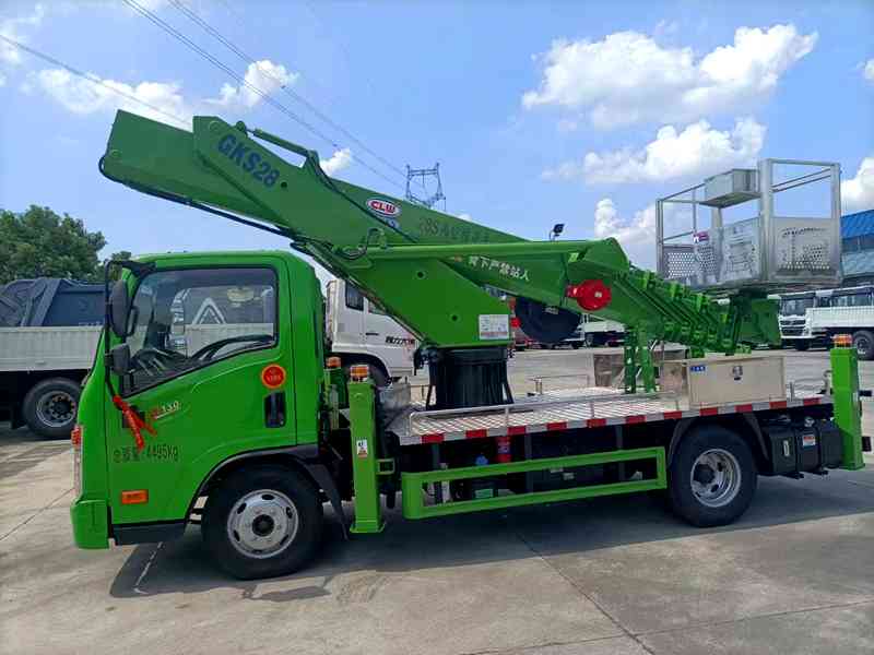 28米高空作业车