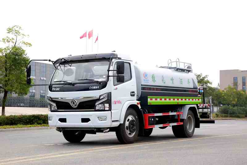 东风10吨洒水车