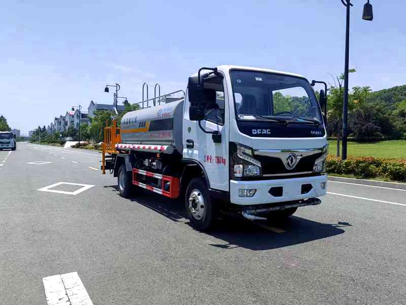 5方洒水车