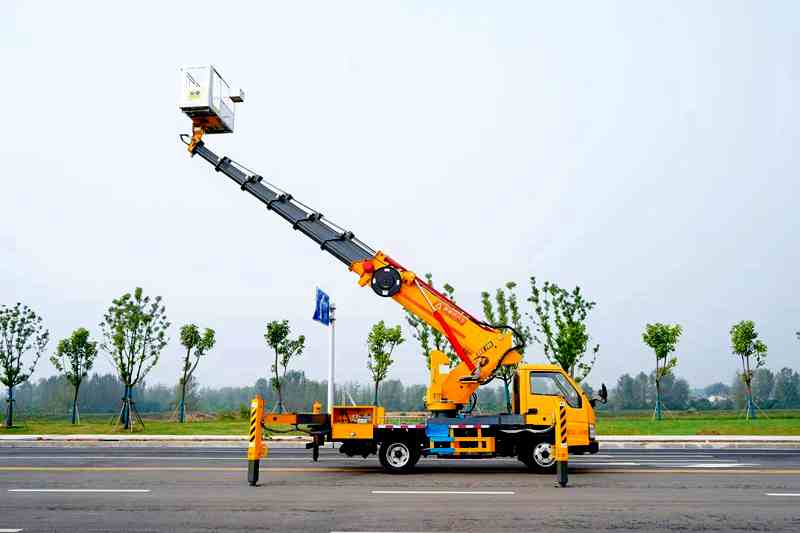 高空作业车