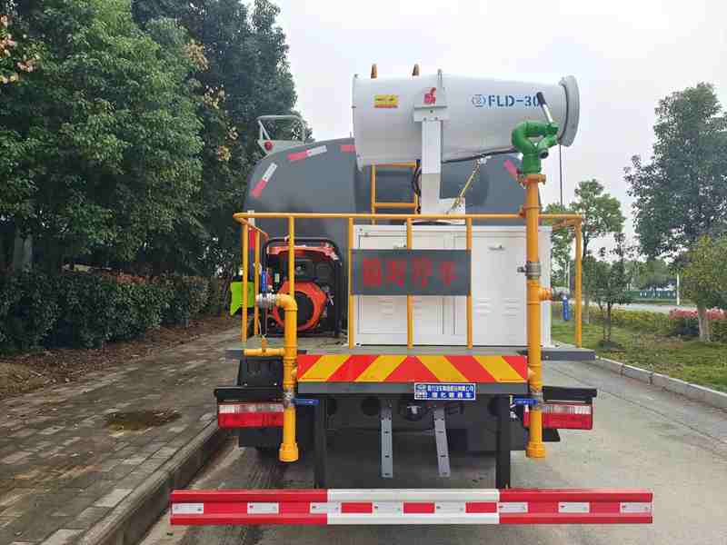 12方洒水车