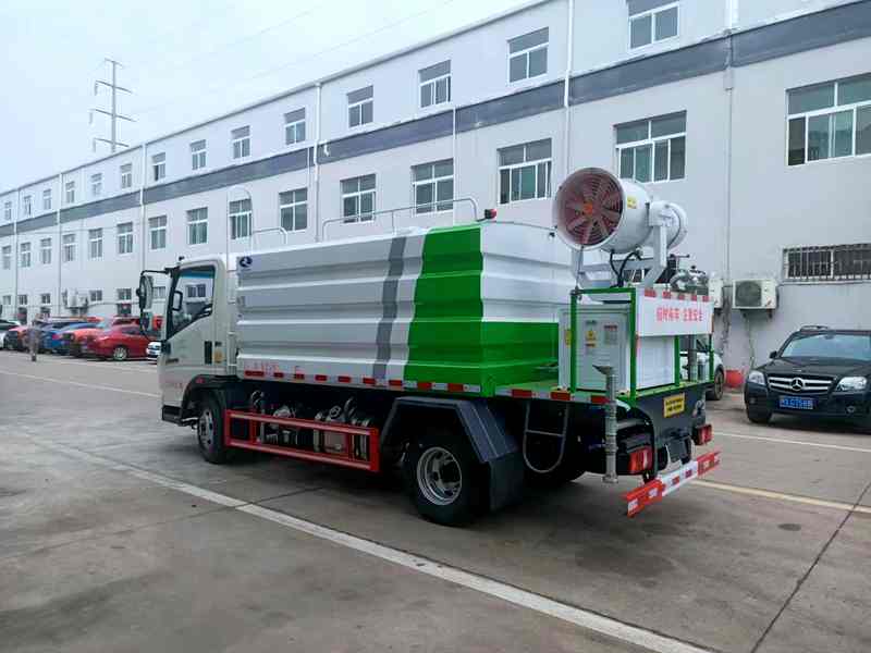重汽蓝牌洒水车