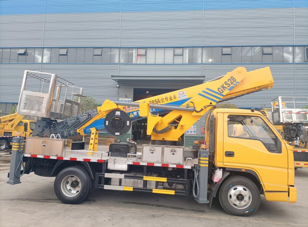 江铃28米伸缩臂高空作业车