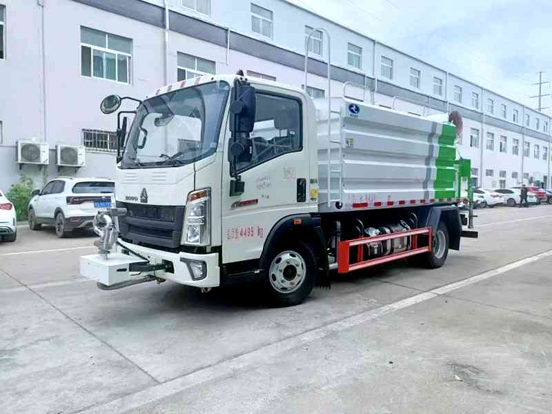 蓝牌七方洒水车
