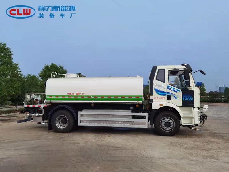 电动洒水车