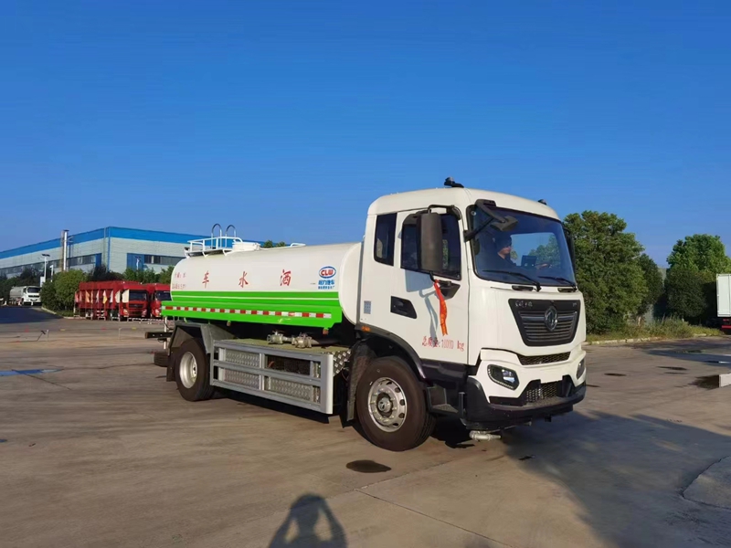东风纯电动洒水车