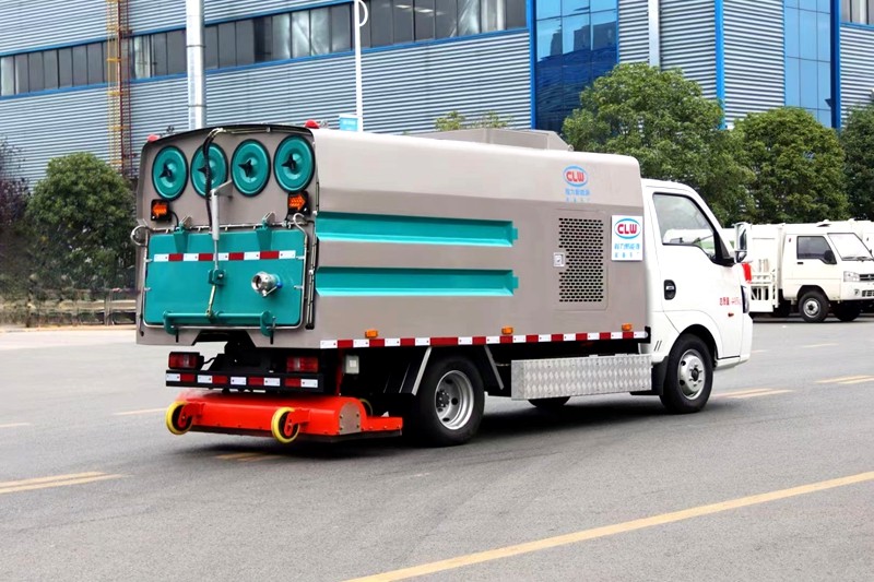 吸尘车