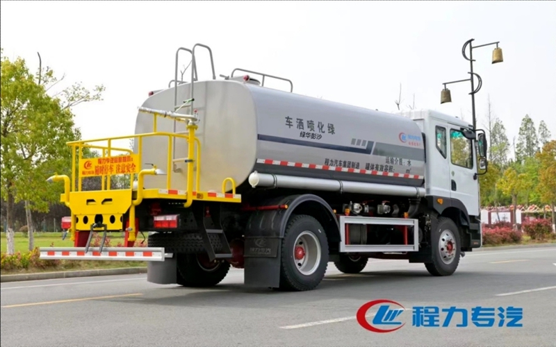 15吨洒水车