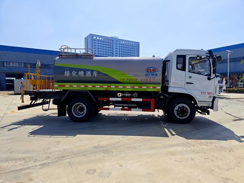 12方洒水车