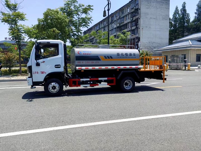 程力5方洒水车