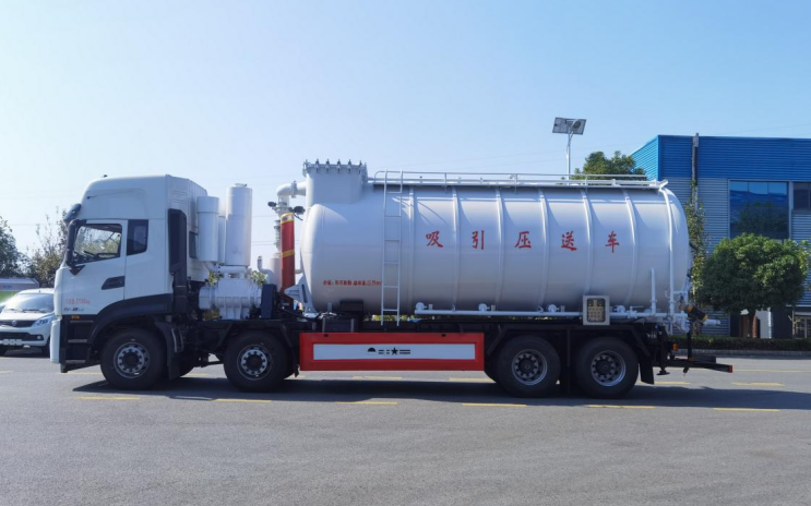 吸引压送车