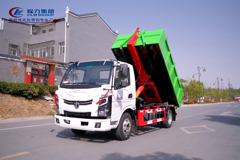 蓝牌勾臂垃圾车