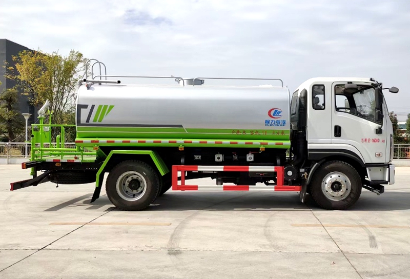 绿化喷洒车