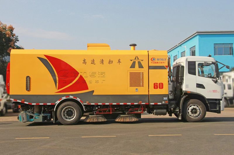 高速公路扫路车