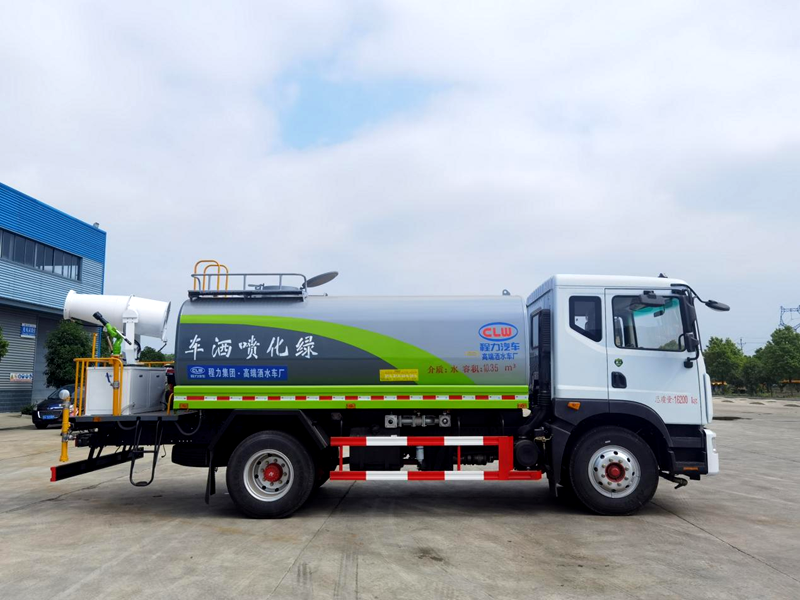 程力洒水车