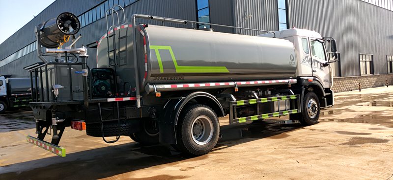 15方洒水车