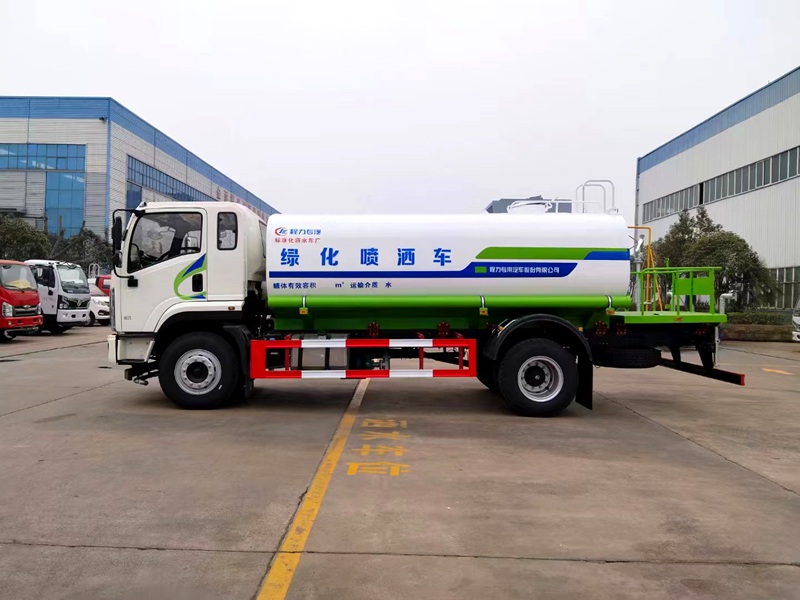 15方洒水车