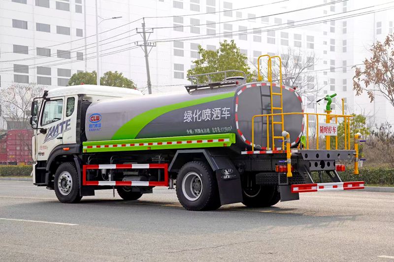 程力重汽14方洒水车