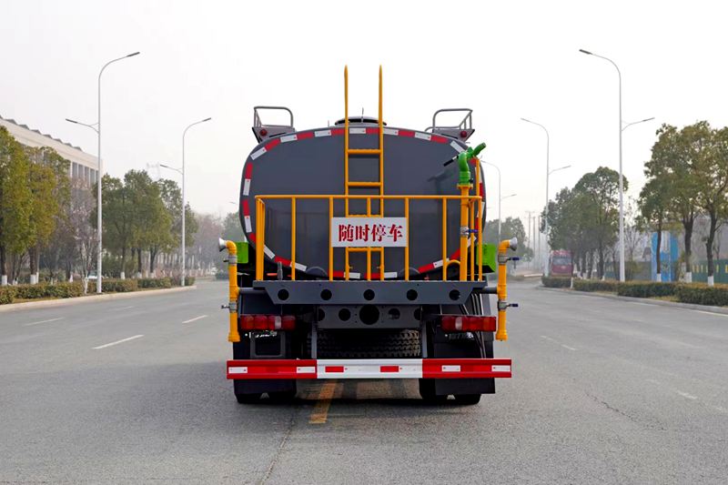程力洒水车
