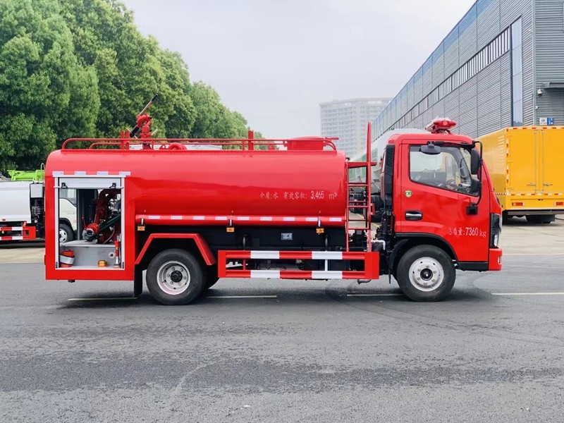 5吨消防洒水车
