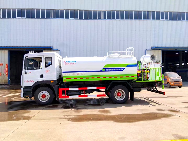 15方洒水车