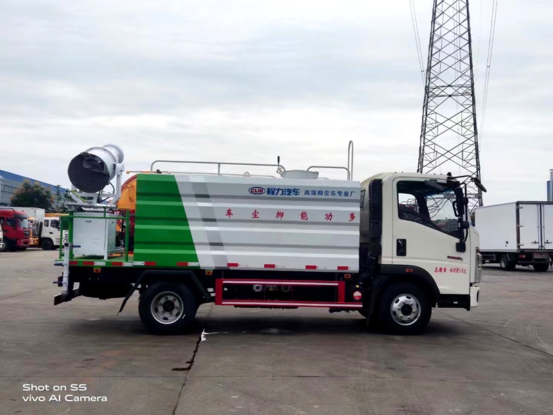 重汽七方蓝牌洒水车