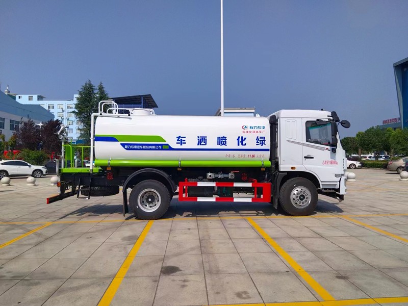 15方洒水车