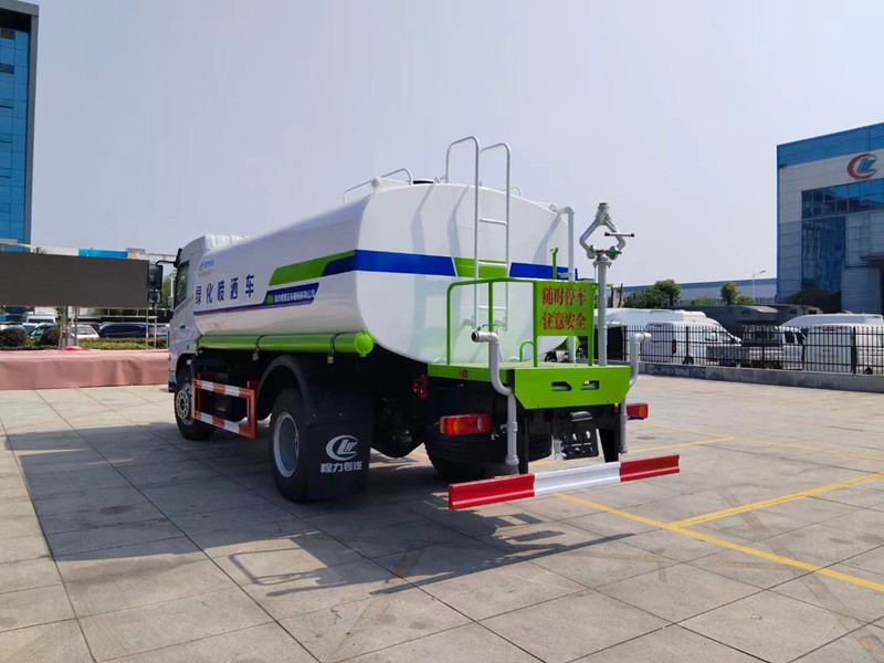 15方洒水车